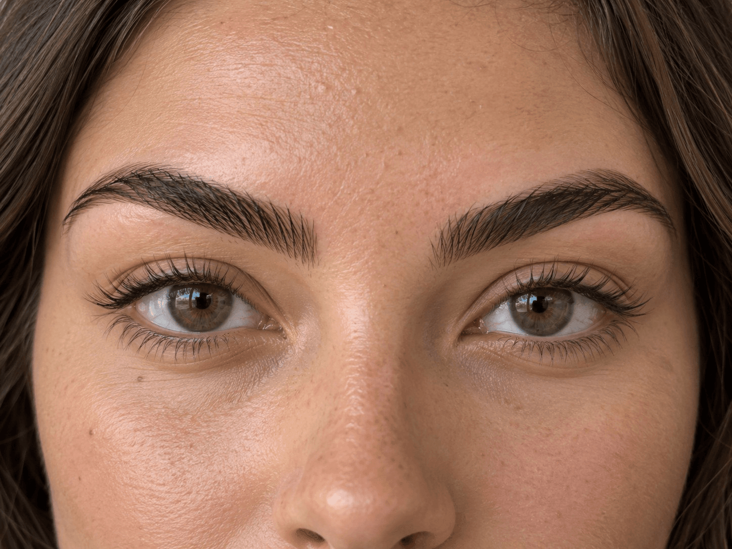 brow shape & tint photo